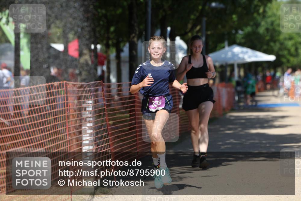 07.09.2025 - 19. Norderstedt Triathlon Michael Strokosch http://msf.ph/oto/8795900 07.09.2025 13:51:43 Laufen 324, 333, 1352 meine-sportfotos.de