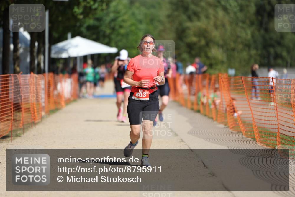 07.09.2025 - 19. Norderstedt Triathlon Michael Strokosch http://msf.ph/oto/8795911 07.09.2025 12:18:46 Laufen 201, 803, 1159 meine-sportfotos.de