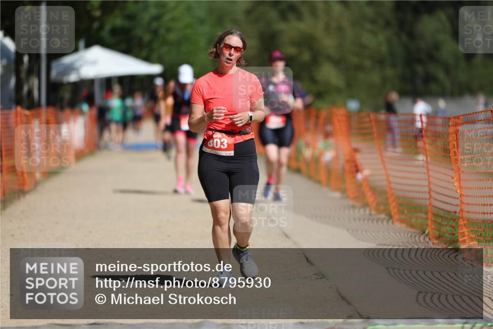 07.09.2025 - 19. Norderstedt Triathlon Michael Strokosch http://msf.ph/oto/8795930 07.09.2025 12:18:47 Laufen 201, 803 meine-sportfotos.de