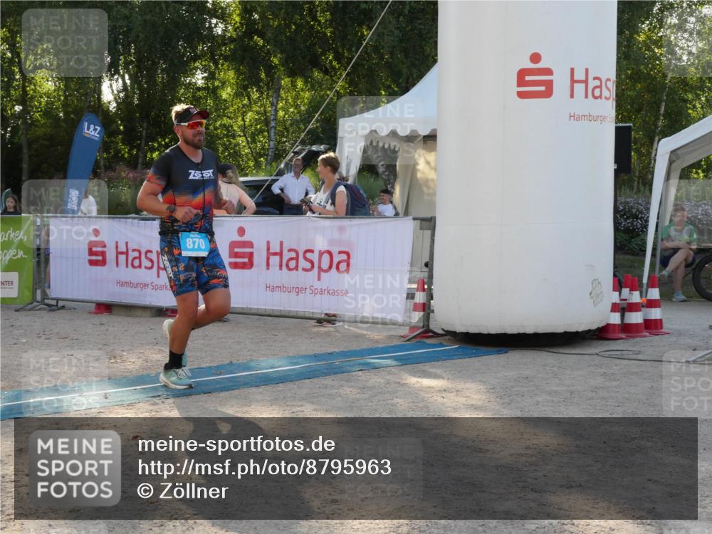 07.09.2025 - 19. Norderstedt Triathlon Zöllner http://msf.ph/oto/8795963 07.09.2025 17:07:47 Ziel 870, 902 meine-sportfotos.de