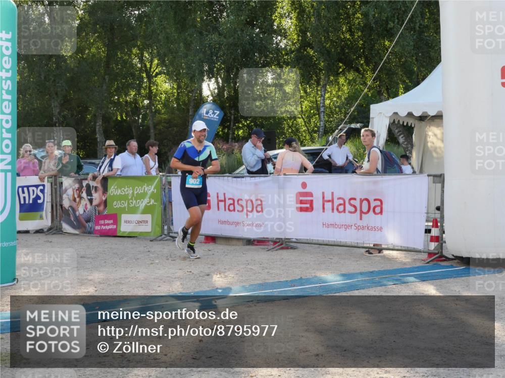 07.09.2025 - 19. Norderstedt Triathlon Zöllner http://msf.ph/oto/8795977 07.09.2025 17:07:50 Ziel 870, 902 meine-sportfotos.de