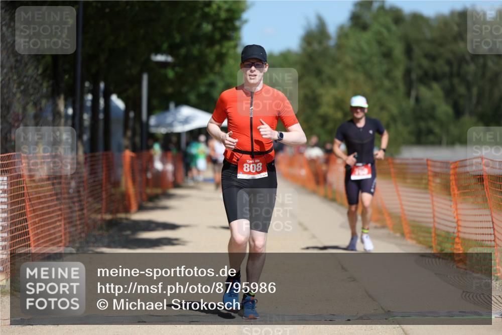 07.09.2025 - 19. Norderstedt Triathlon Michael Strokosch http://msf.ph/oto/8795986 07.09.2025 13:02:05 Laufen 700, 750, 808 meine-sportfotos.de
