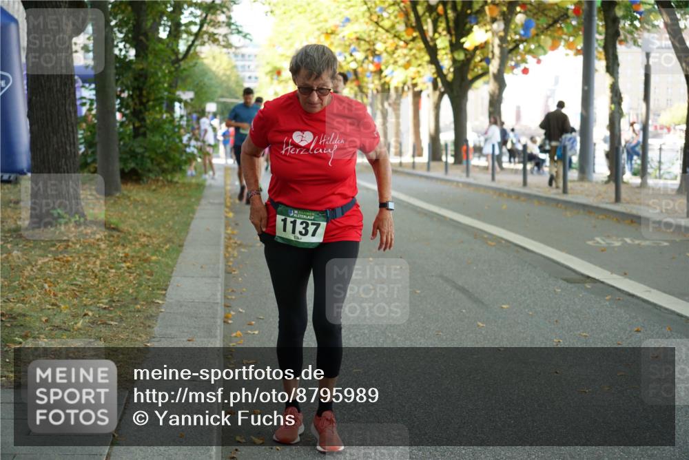 07.09.2025 - BARMER Alsterlauf Yannick Fuchs http://msf.ph/oto/8795989 07.09.2025 11:44:12 Laufen 36, 1137 meine-sportfotos.de