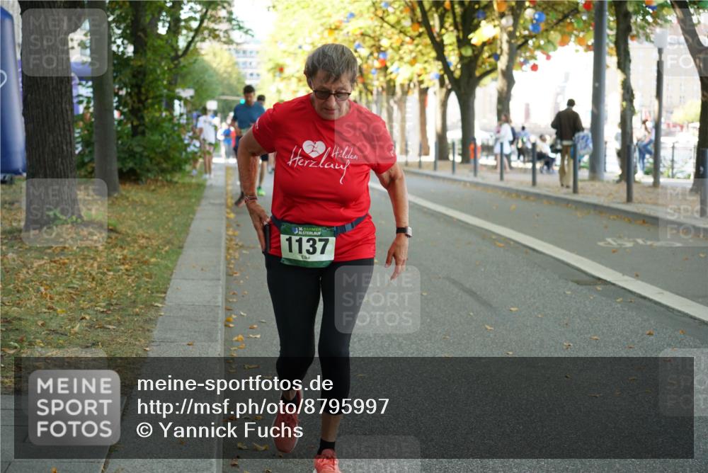 07.09.2025 - BARMER Alsterlauf Yannick Fuchs http://msf.ph/oto/8795997 07.09.2025 11:44:13 Laufen 136, 1137 meine-sportfotos.de