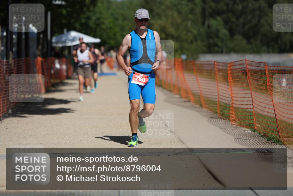 07.09.2025 - 19. Norderstedt Triathlon Michael Strokosch http://msf.ph/oto/8796004 07.09.2025 13:02:10 Laufen 700, 750, 808, 1264, 1293, 1391 meine-sportfotos.de
