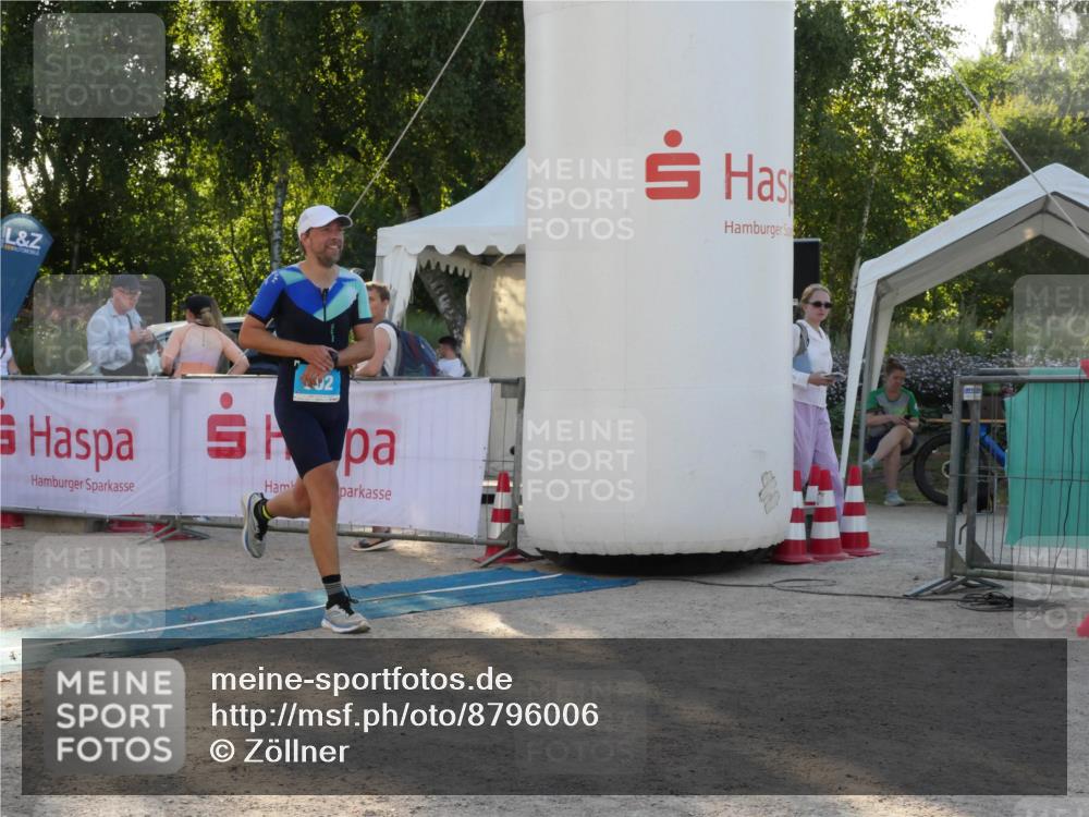 07.09.2025 - 19. Norderstedt Triathlon Zöllner http://msf.ph/oto/8796006 07.09.2025 17:07:51 Ziel 870, 902 meine-sportfotos.de