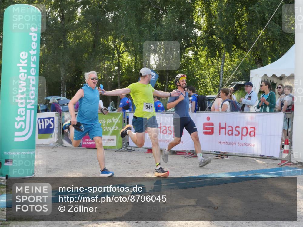 07.09.2025 - 19. Norderstedt Triathlon Zöllner http://msf.ph/oto/8796045 07.09.2025 17:09:07 Ziel 947 meine-sportfotos.de