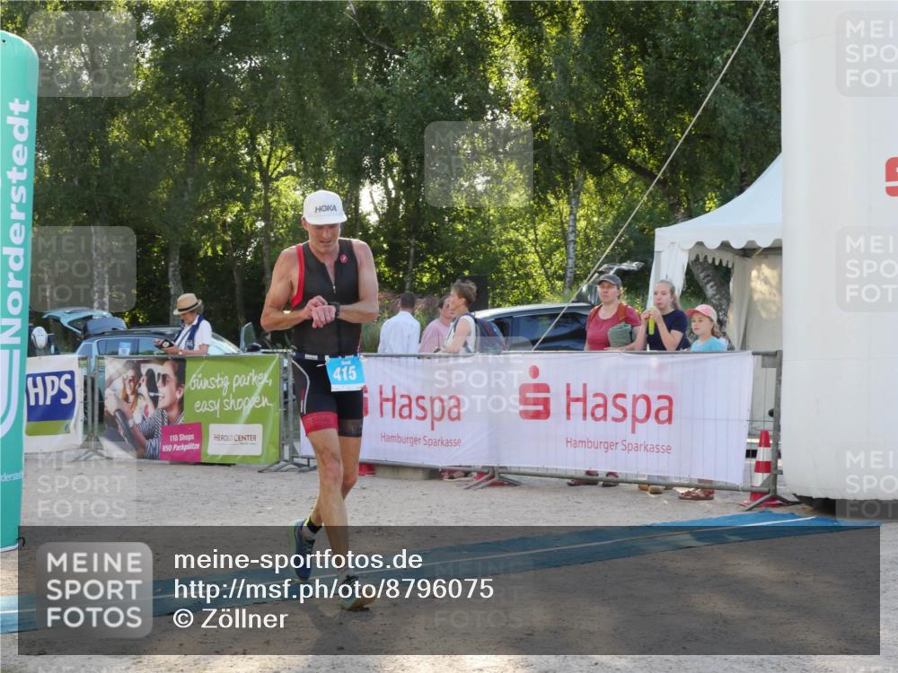 07.09.2025 - 19. Norderstedt Triathlon Zöllner http://msf.ph/oto/8796075 07.09.2025 17:10:05 Ziel 415 meine-sportfotos.de