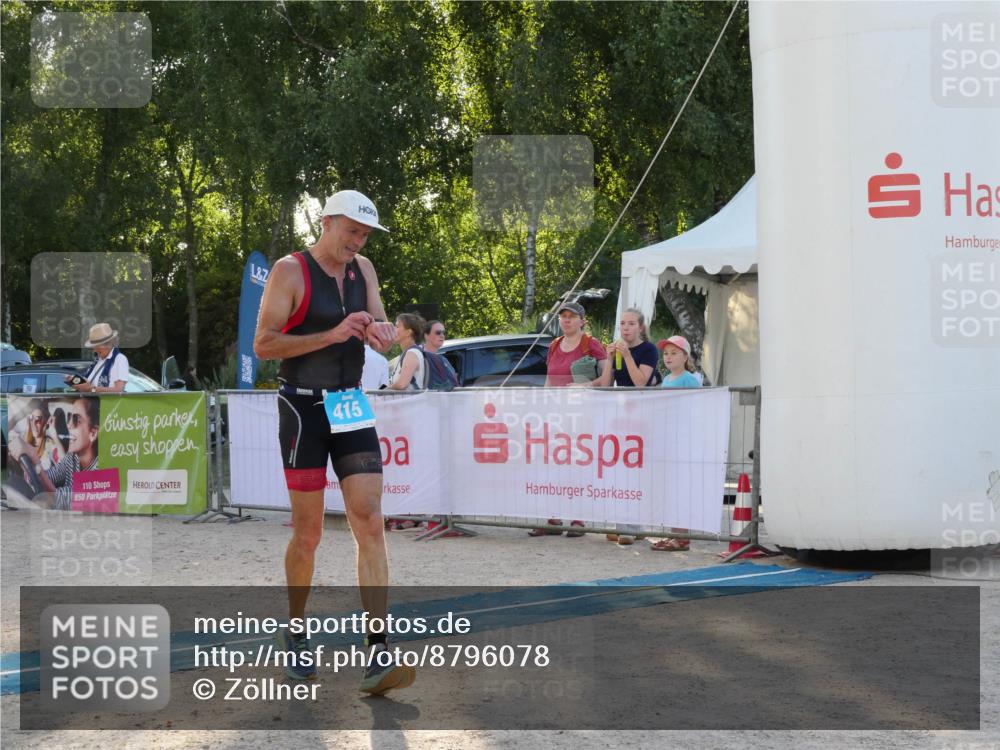 07.09.2025 - 19. Norderstedt Triathlon Zöllner http://msf.ph/oto/8796078 07.09.2025 17:10:05 Ziel 415 meine-sportfotos.de