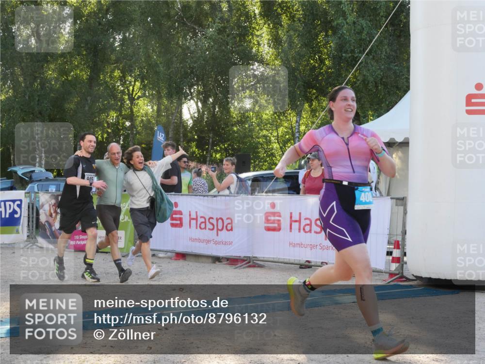 07.09.2025 - 19. Norderstedt Triathlon Zöllner http://msf.ph/oto/8796132 07.09.2025 17:11:09 Ziel 408, 945, 1410 meine-sportfotos.de