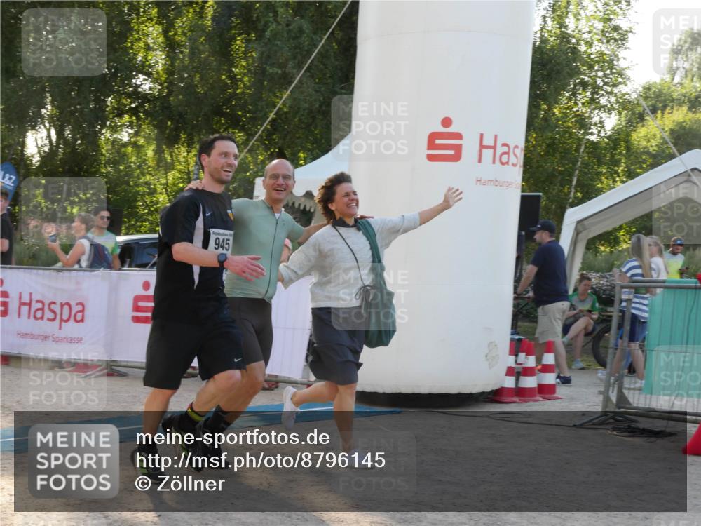 07.09.2025 - 19. Norderstedt Triathlon Zöllner http://msf.ph/oto/8796145 07.09.2025 17:11:10 Ziel 408, 945, 1410 meine-sportfotos.de