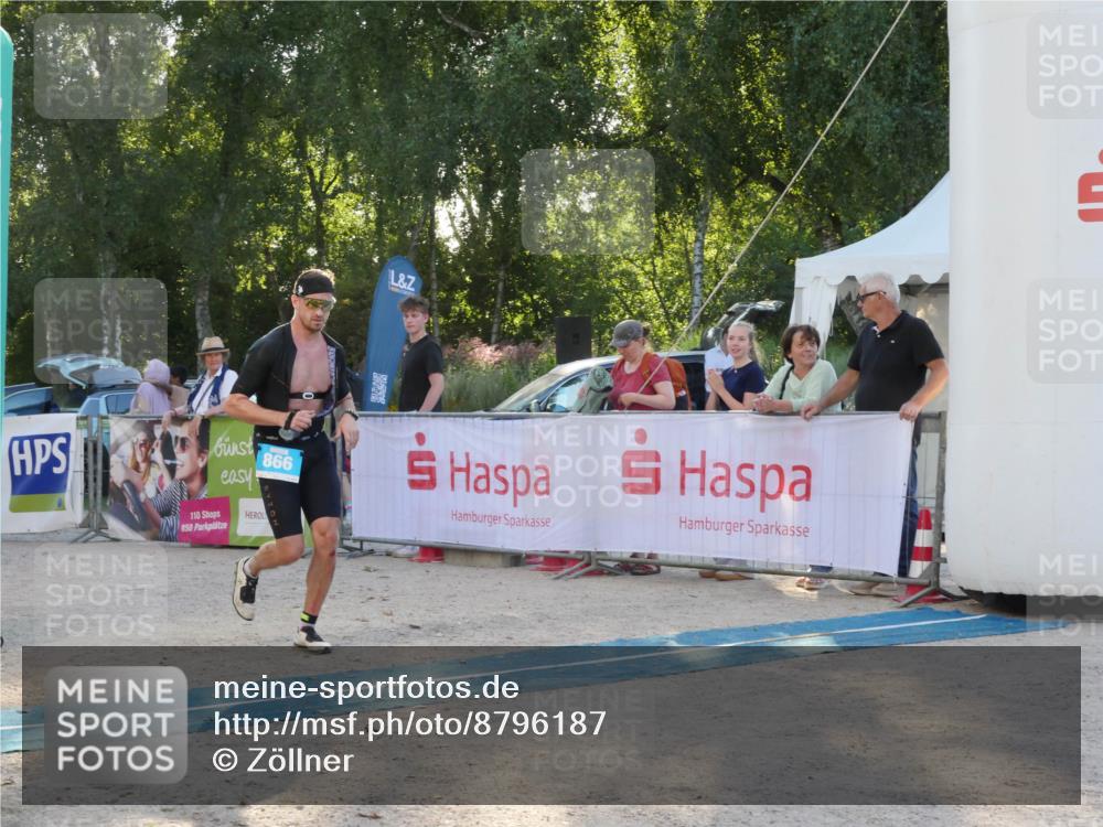 07.09.2025 - 19. Norderstedt Triathlon Zöllner http://msf.ph/oto/8796187 07.09.2025 17:11:47 Ziel 866 meine-sportfotos.de