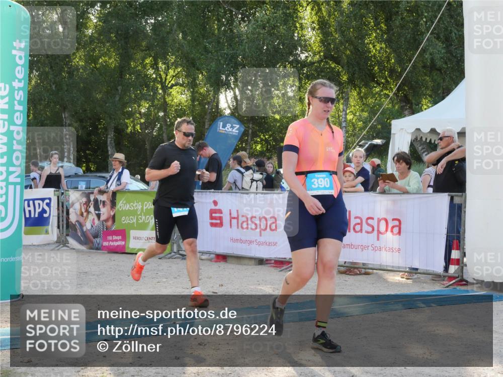 07.09.2025 - 19. Norderstedt Triathlon Zöllner http://msf.ph/oto/8796224 07.09.2025 17:12:13 Ziel 390, 1413 meine-sportfotos.de