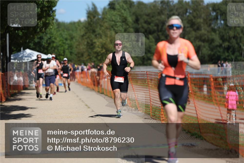 07.09.2025 - 19. Norderstedt Triathlon Michael Strokosch http://msf.ph/oto/8796230 07.09.2025 13:02:43 Laufen 308, 1337 meine-sportfotos.de