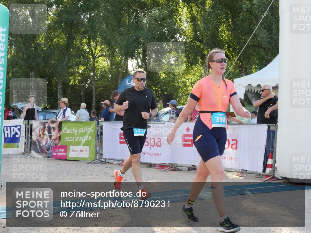 07.09.2025 - 19. Norderstedt Triathlon Zöllner http://msf.ph/oto/8796231 07.09.2025 17:12:13 Ziel 390, 1413 meine-sportfotos.de