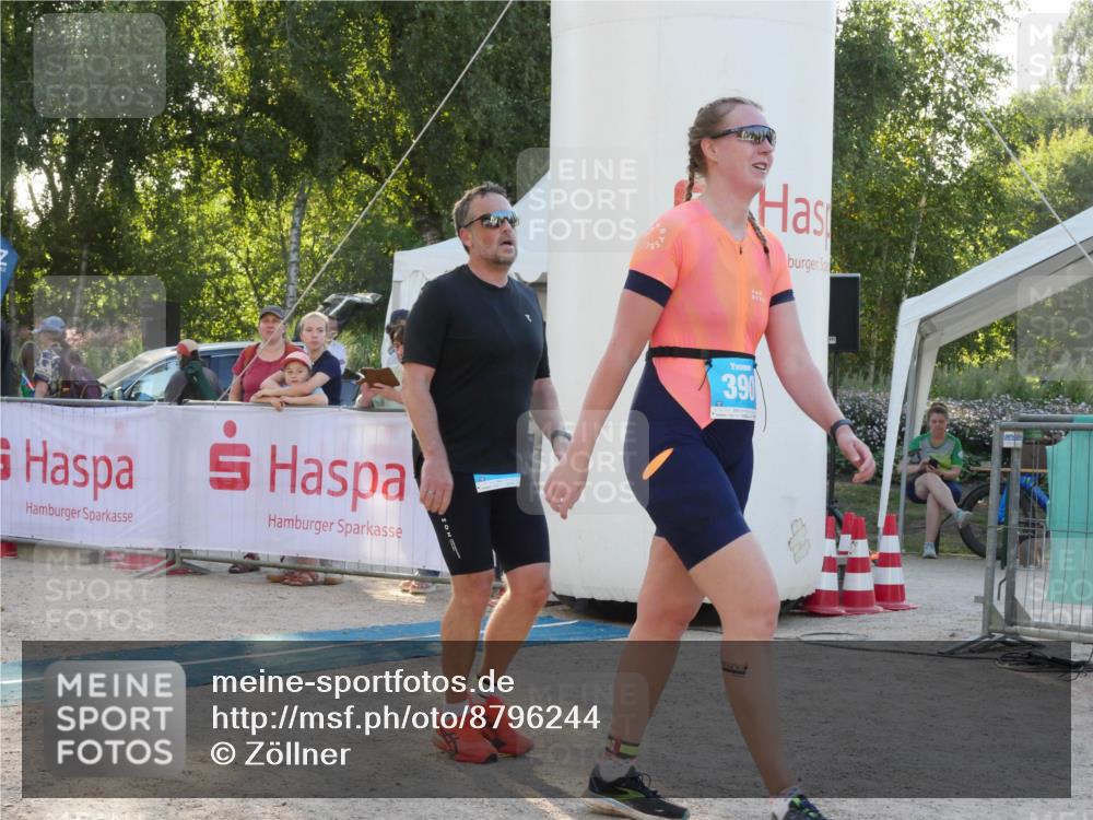 07.09.2025 - 19. Norderstedt Triathlon Zöllner http://msf.ph/oto/8796244 07.09.2025 17:12:14 Ziel 390, 1413 meine-sportfotos.de