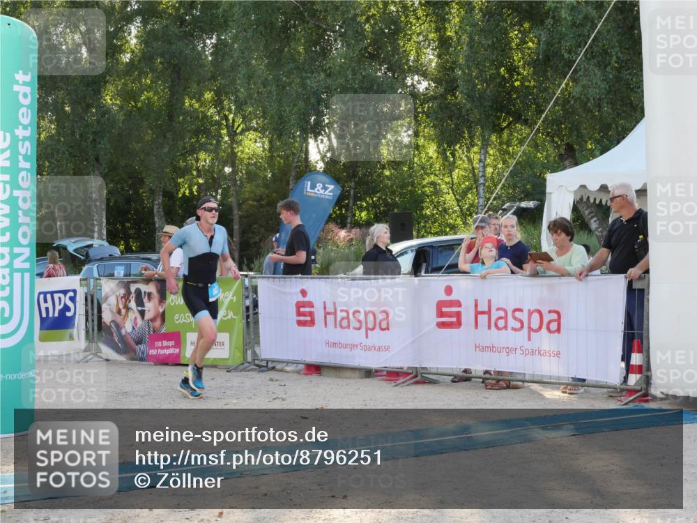 07.09.2025 - 19. Norderstedt Triathlon Zöllner http://msf.ph/oto/8796251 07.09.2025 17:12:43 Ziel 883, 1557 meine-sportfotos.de