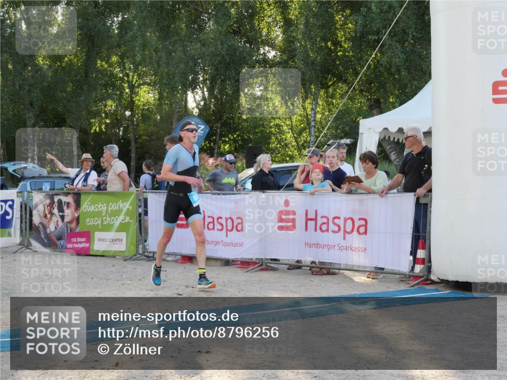 07.09.2025 - 19. Norderstedt Triathlon Zöllner http://msf.ph/oto/8796256 07.09.2025 17:12:43 Ziel 883, 1557 meine-sportfotos.de