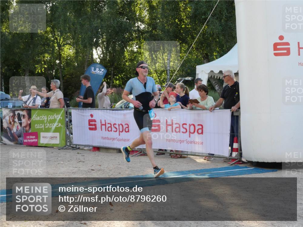 07.09.2025 - 19. Norderstedt Triathlon Zöllner http://msf.ph/oto/8796260 07.09.2025 17:12:44 Ziel 883, 1557 meine-sportfotos.de