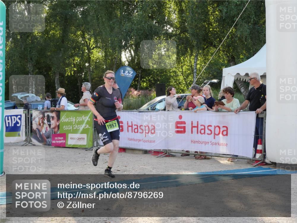 07.09.2025 - 19. Norderstedt Triathlon Zöllner http://msf.ph/oto/8796269 07.09.2025 17:12:45 Ziel 883, 1557 meine-sportfotos.de