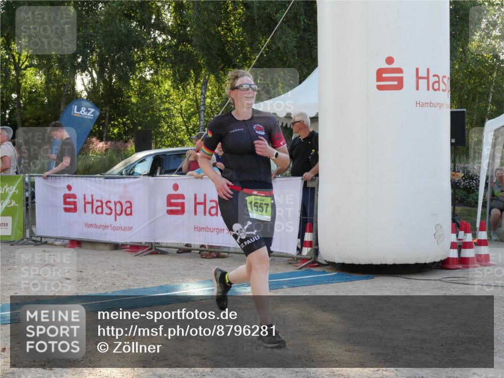 07.09.2025 - 19. Norderstedt Triathlon Zöllner http://msf.ph/oto/8796281 07.09.2025 17:12:46 Ziel 883, 1557 meine-sportfotos.de