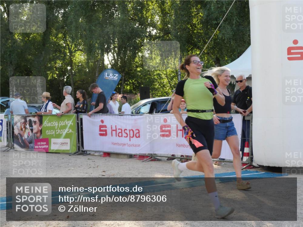 07.09.2025 - 19. Norderstedt Triathlon Zöllner http://msf.ph/oto/8796306 07.09.2025 17:12:53 Ziel 454, 933 meine-sportfotos.de
