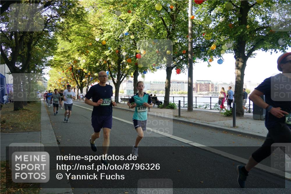 07.09.2025 - BARMER Alsterlauf Yannick Fuchs http://msf.ph/oto/8796326 07.09.2025 11:44:30 Laufen 1056, 8325, 8322, 80 meine-sportfotos.de