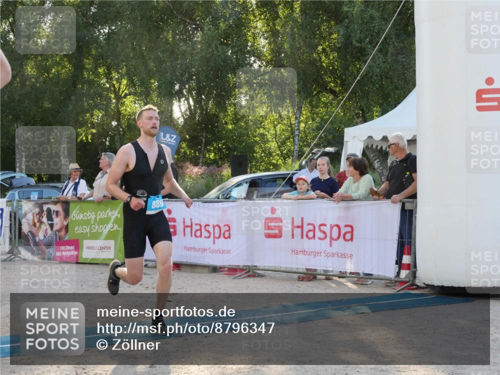 07.09.2025 - 19. Norderstedt Triathlon Zöllner http://msf.ph/oto/8796347 07.09.2025 17:13:32 Ziel 889 meine-sportfotos.de