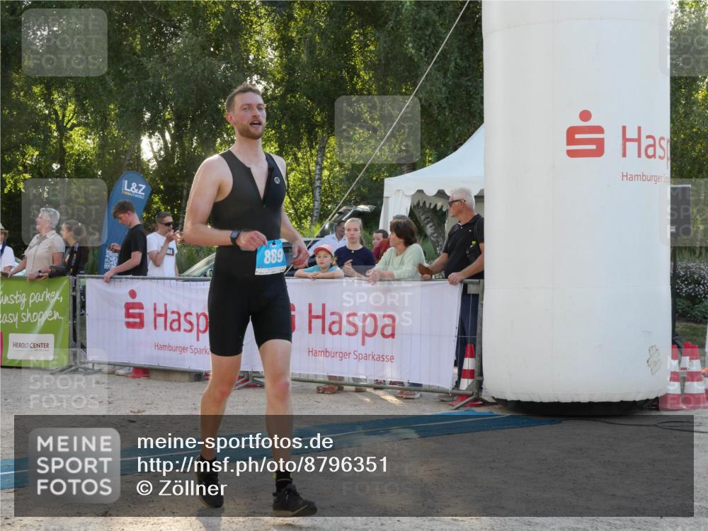 07.09.2025 - 19. Norderstedt Triathlon Zöllner http://msf.ph/oto/8796351 07.09.2025 17:13:33 Ziel 889 meine-sportfotos.de