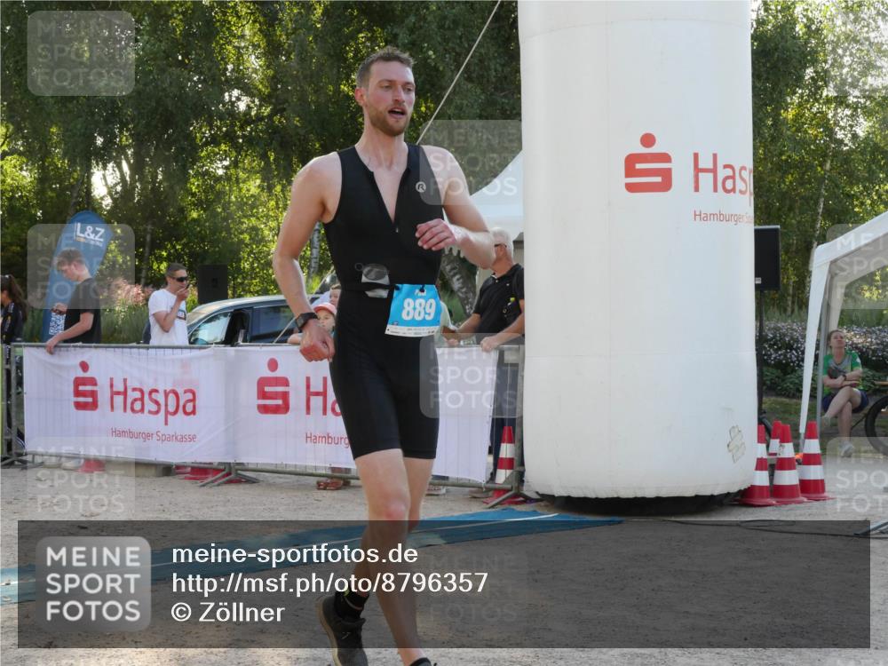 07.09.2025 - 19. Norderstedt Triathlon Zöllner http://msf.ph/oto/8796357 07.09.2025 17:13:33 Ziel 889 meine-sportfotos.de