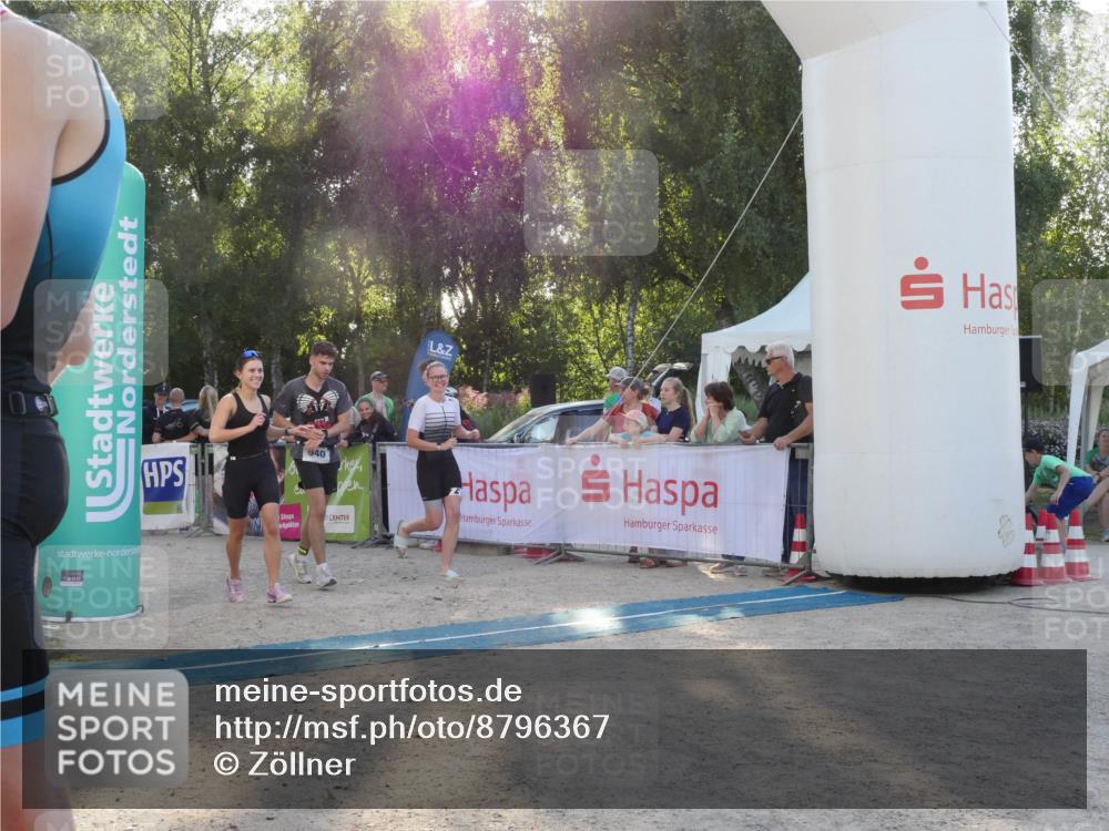 07.09.2025 - 19. Norderstedt Triathlon Zöllner http://msf.ph/oto/8796367 07.09.2025 17:14:23 Ziel 940, 1435 meine-sportfotos.de