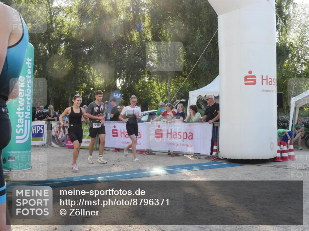 07.09.2025 - 19. Norderstedt Triathlon Zöllner http://msf.ph/oto/8796371 07.09.2025 17:14:23 Ziel 940, 1435 meine-sportfotos.de