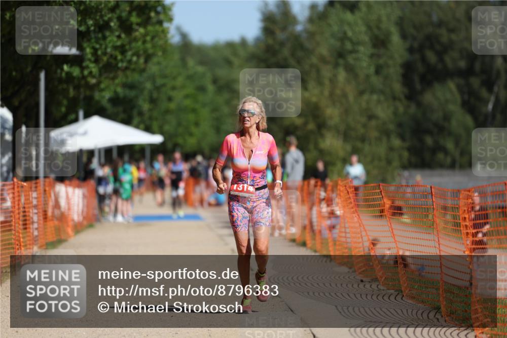 07.09.2025 - 19. Norderstedt Triathlon Michael Strokosch http://msf.ph/oto/8796383 07.09.2025 11:54:59 Laufen 1314 meine-sportfotos.de
