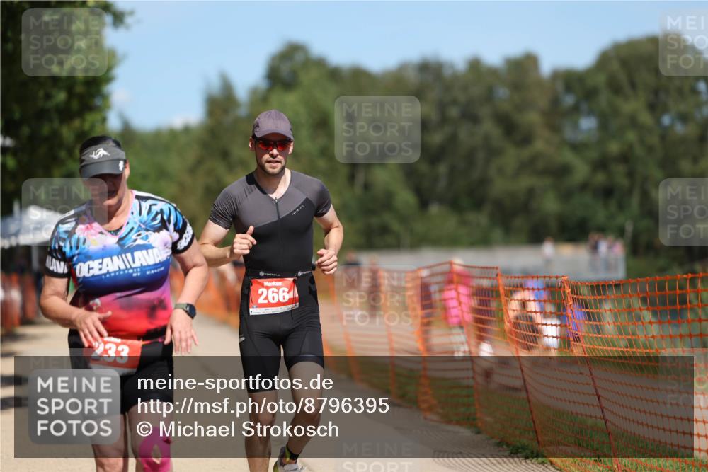07.09.2025 - 19. Norderstedt Triathlon Michael Strokosch http://msf.ph/oto/8796395 07.09.2025 13:03:01 Laufen 159, 233, 266 meine-sportfotos.de
