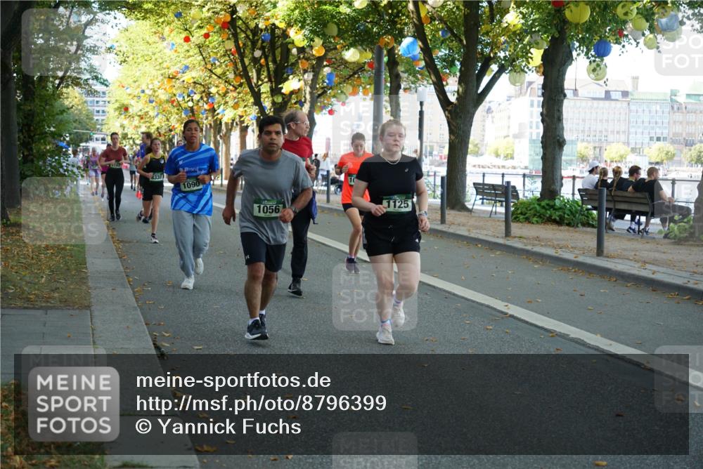 07.09.2025 - BARMER Alsterlauf Yannick Fuchs http://msf.ph/oto/8796399 07.09.2025 11:44:34 Laufen 8338, 1090, 1056, 1125 meine-sportfotos.de