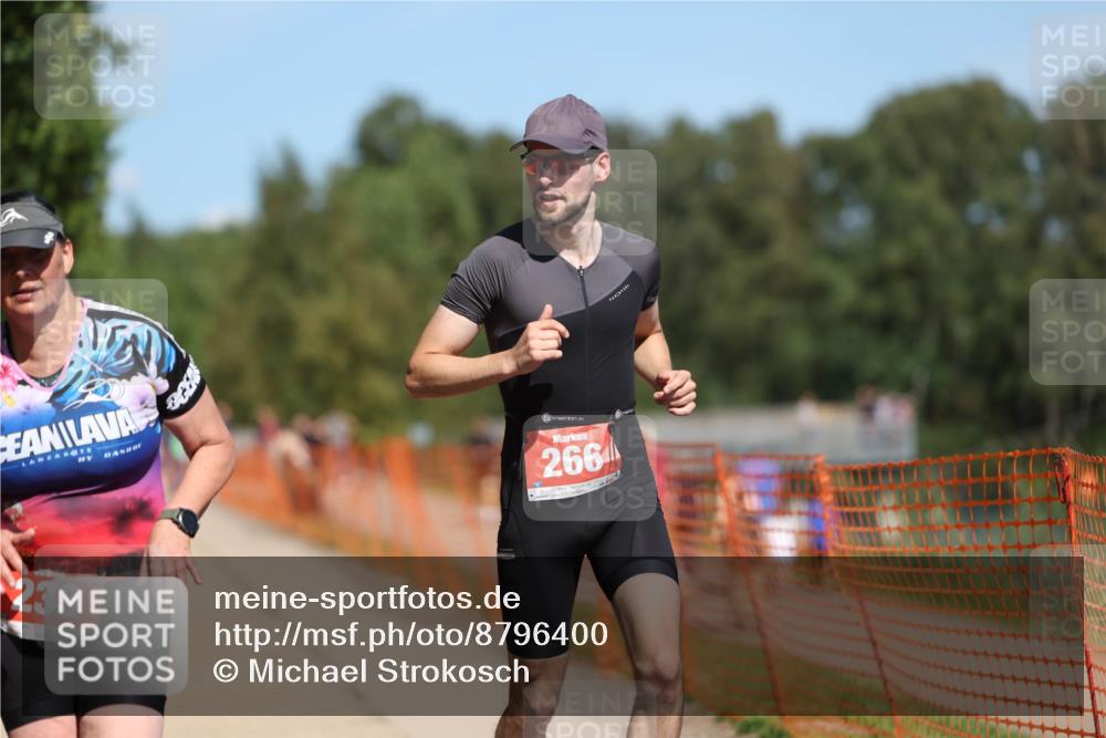 07.09.2025 - 19. Norderstedt Triathlon Michael Strokosch http://msf.ph/oto/8796400 07.09.2025 13:03:01 Laufen 159, 233, 266 meine-sportfotos.de