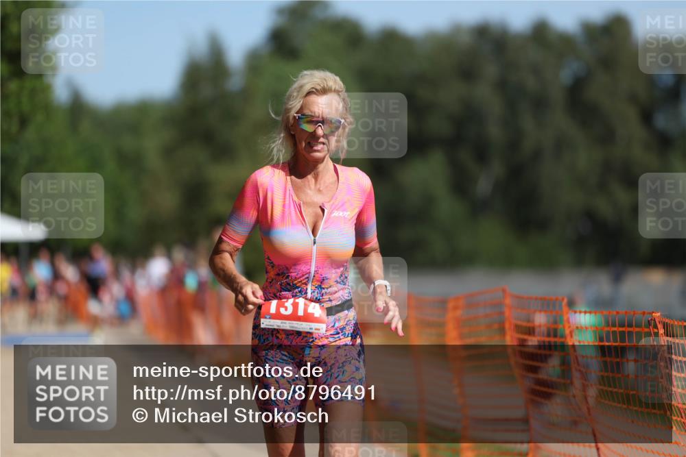 07.09.2025 - 19. Norderstedt Triathlon Michael Strokosch http://msf.ph/oto/8796491 07.09.2025 11:55:02 Laufen 1314 meine-sportfotos.de