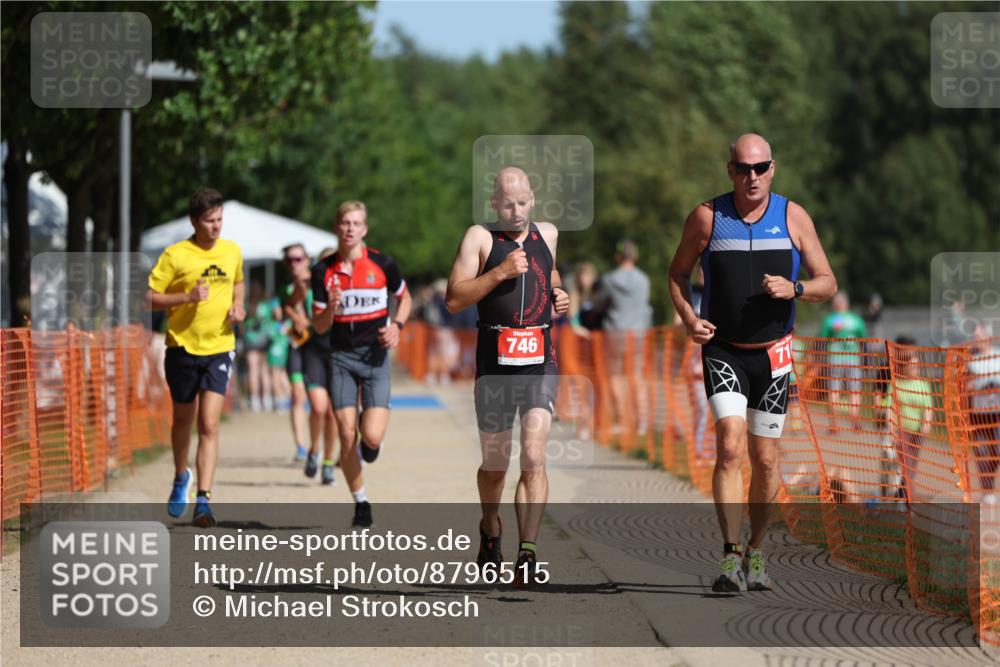 07.09.2025 - 19. Norderstedt Triathlon Michael Strokosch http://msf.ph/oto/8796515 07.09.2025 11:55:21 Laufen 228, 710, 746, 1202 meine-sportfotos.de