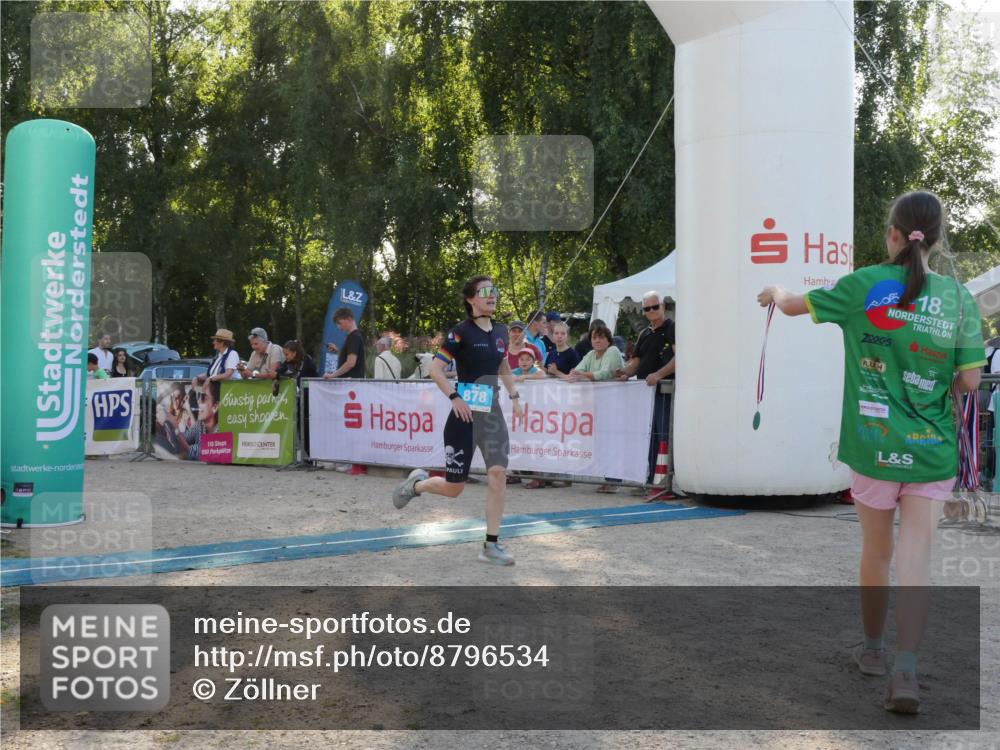 07.09.2025 - 19. Norderstedt Triathlon Zöllner http://msf.ph/oto/8796534 07.09.2025 17:15:54 Ziel 878 meine-sportfotos.de