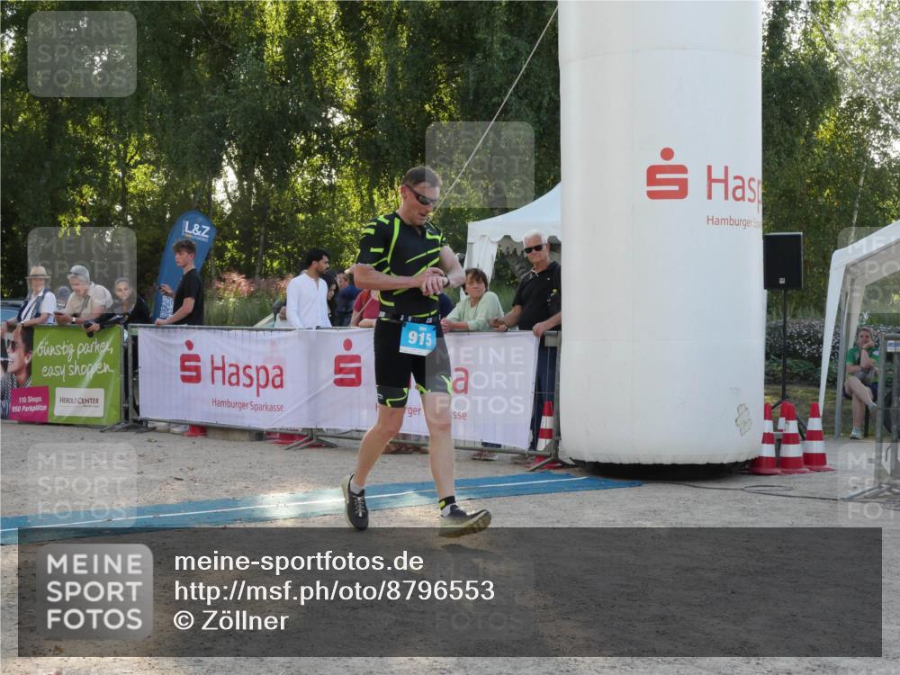 07.09.2025 - 19. Norderstedt Triathlon Zöllner http://msf.ph/oto/8796553 07.09.2025 17:16:01 Ziel 915 meine-sportfotos.de