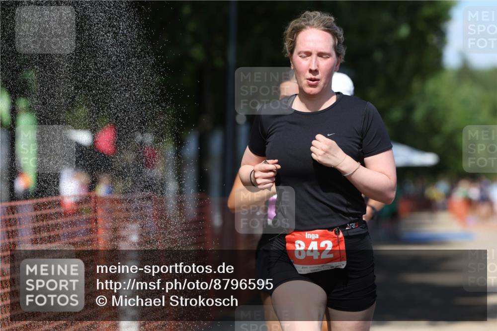 07.09.2025 - 19. Norderstedt Triathlon Michael Strokosch http://msf.ph/oto/8796595 07.09.2025 13:54:45 Laufen 270, 321, 842 meine-sportfotos.de