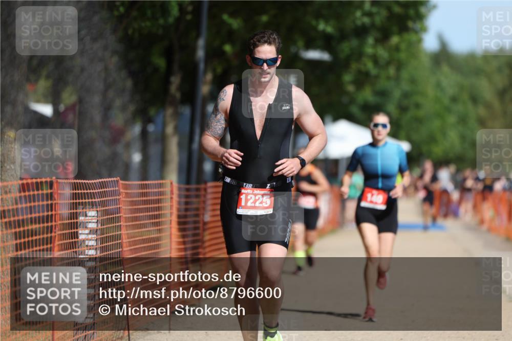 07.09.2025 - 19. Norderstedt Triathlon Michael Strokosch http://msf.ph/oto/8796600 07.09.2025 12:20:03 Laufen 140, 1225 meine-sportfotos.de
