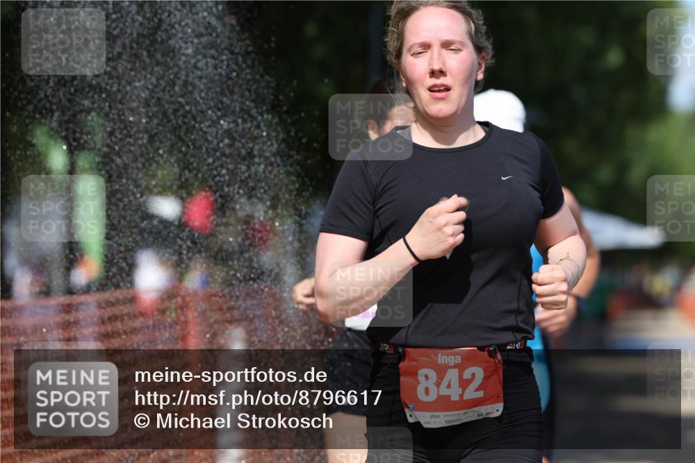 07.09.2025 - 19. Norderstedt Triathlon Michael Strokosch http://msf.ph/oto/8796617 07.09.2025 13:54:46 Laufen 270, 321, 842 meine-sportfotos.de