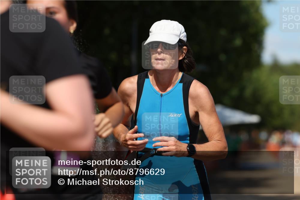 07.09.2025 - 19. Norderstedt Triathlon Michael Strokosch http://msf.ph/oto/8796629 07.09.2025 13:54:47 Laufen 270, 321, 842 meine-sportfotos.de