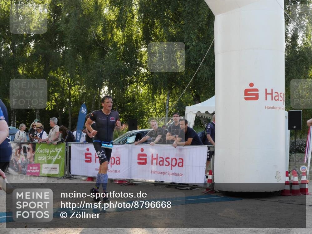 07.09.2025 - 19. Norderstedt Triathlon Zöllner http://msf.ph/oto/8796668 07.09.2025 17:18:58 Ziel 1460 meine-sportfotos.de