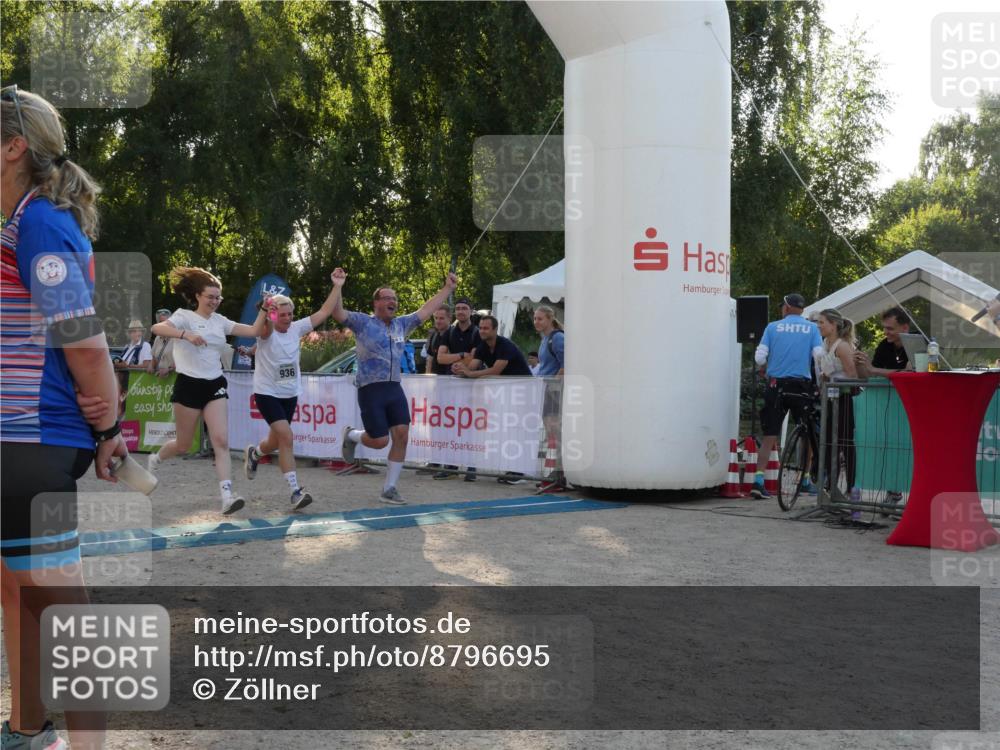 07.09.2025 - 19. Norderstedt Triathlon Zöllner http://msf.ph/oto/8796695 07.09.2025 17:19:25 Ziel 936 meine-sportfotos.de