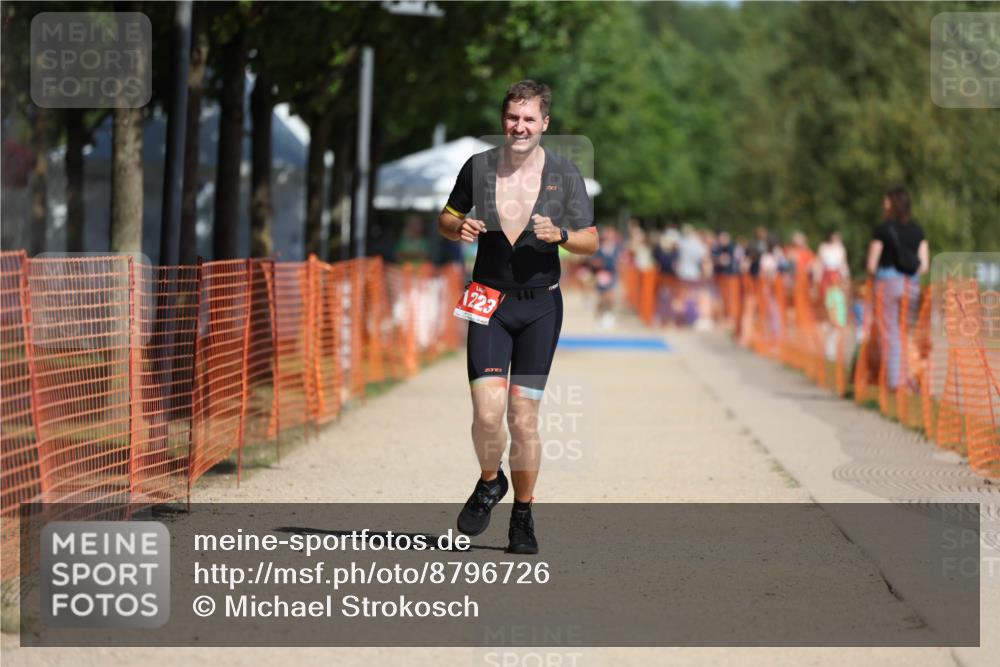 07.09.2025 - 19. Norderstedt Triathlon Michael Strokosch http://msf.ph/oto/8796726 07.09.2025 12:20:19 Laufen 1223 meine-sportfotos.de