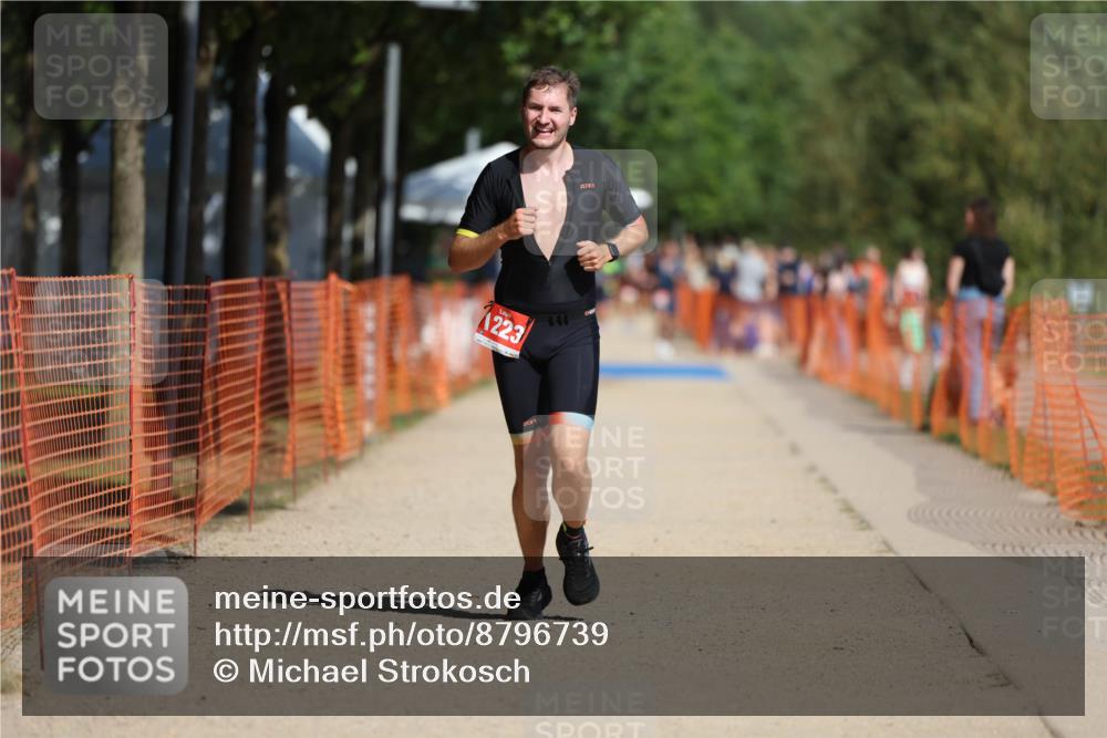 07.09.2025 - 19. Norderstedt Triathlon Michael Strokosch http://msf.ph/oto/8796739 07.09.2025 12:20:20 Laufen 1223 meine-sportfotos.de