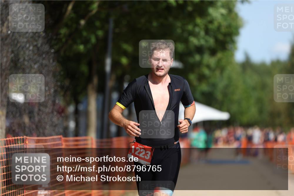 07.09.2025 - 19. Norderstedt Triathlon Michael Strokosch http://msf.ph/oto/8796765 07.09.2025 12:20:22 Laufen 1223 meine-sportfotos.de