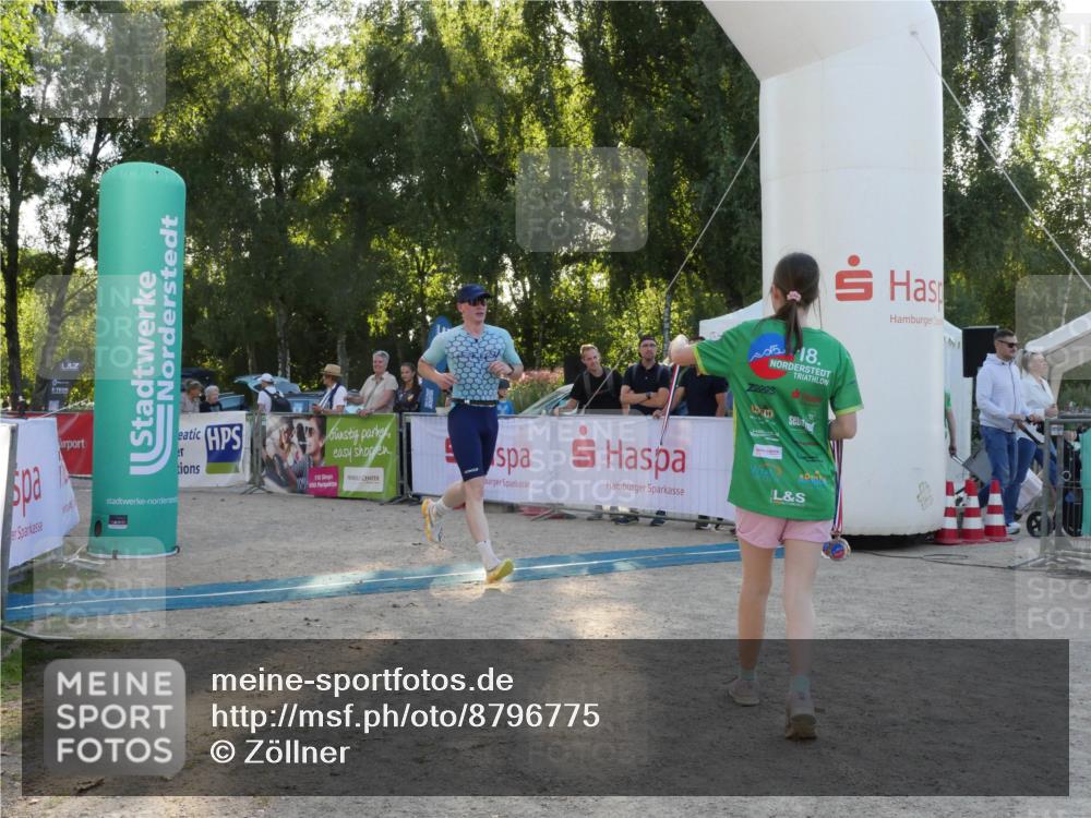 07.09.2025 - 19. Norderstedt Triathlon Zöllner http://msf.ph/oto/8796775 07.09.2025 17:20:16 Ziel 405 meine-sportfotos.de